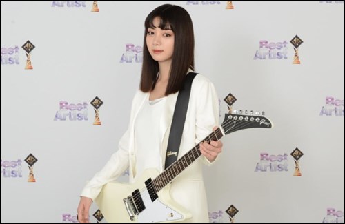 池田エライザ　ギター